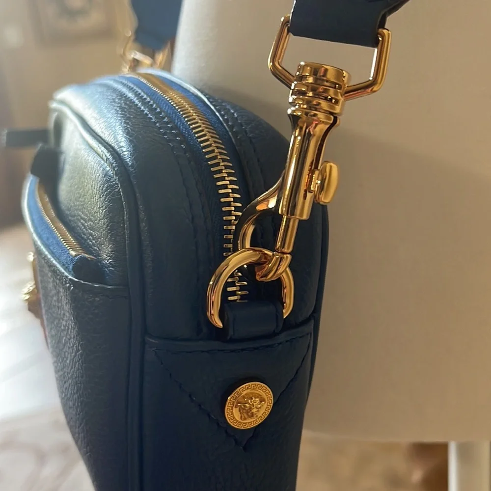 VERSACE NWT LA MEDUSA CALFSKIN BLUE LEATHER CROSSBODY OR BELT BAG MADE IN ITALY - Picture 7 of 16